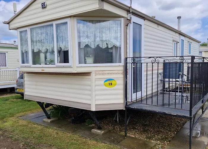 Beachside, Family-Friendly, Wifi, 6 Berth Caravan 19 In Ingoldmells