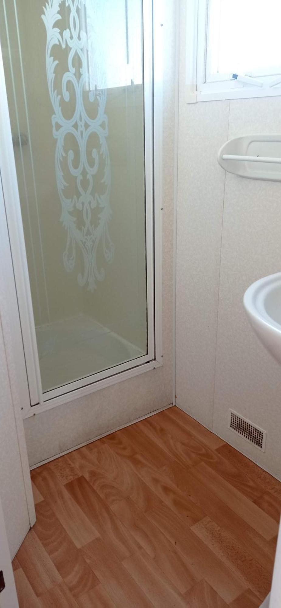 Beachside, Family-friendly, Wifi, 6 Berth Caravan 19 In *