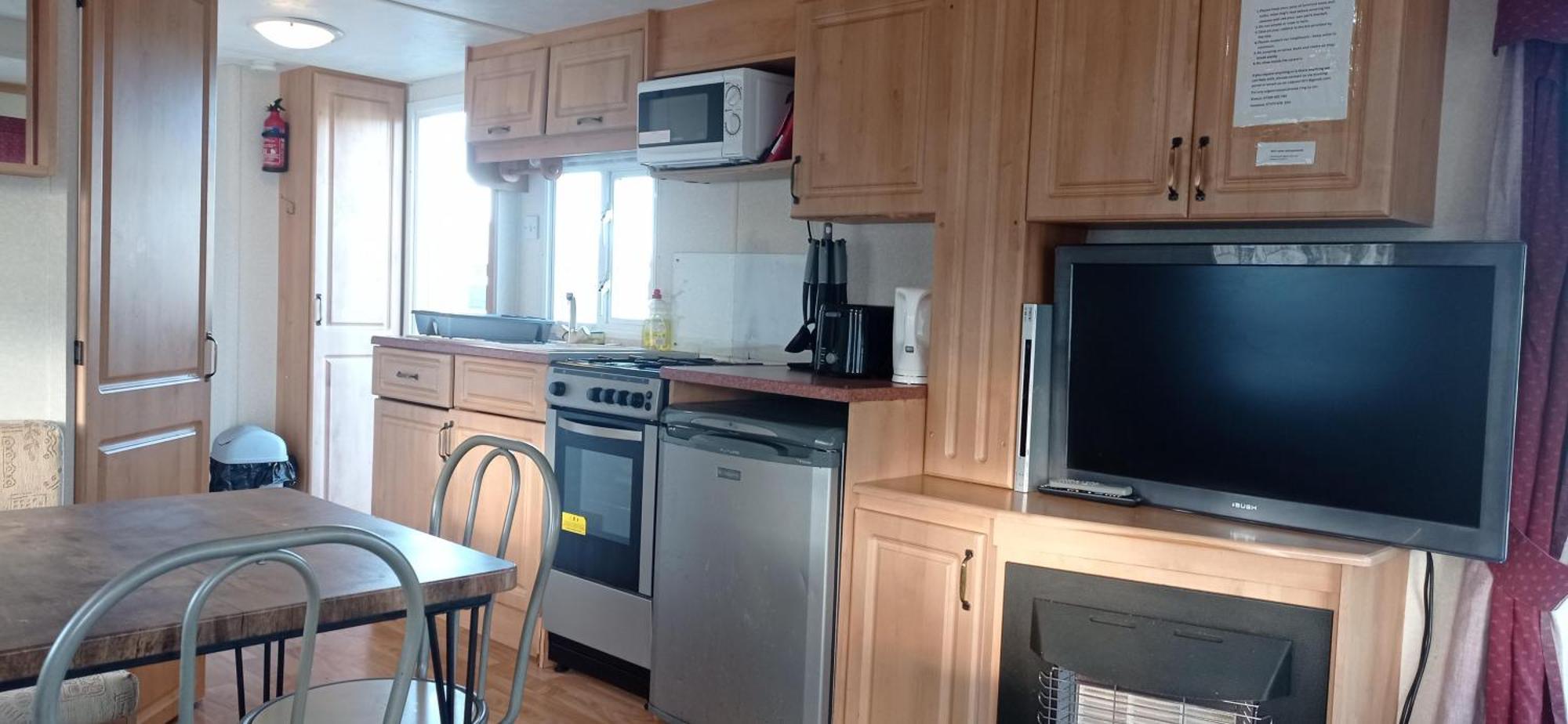 Beachside, Family-friendly, Wifi, 6 Berth Caravan 19 In * Ingoldmells