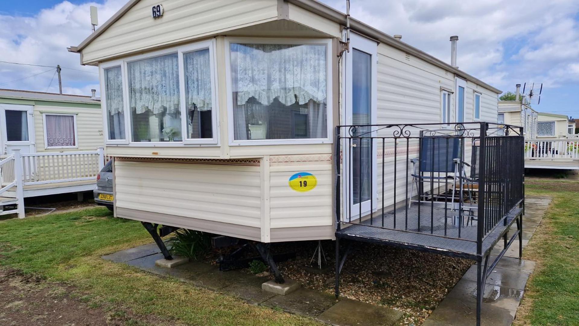 Beachside, Family-friendly, Wifi, 6 Berth Caravan 19 In